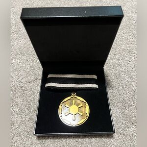 2022 Disney Parks Star Wars Galaxy's Edge Dok-Ondar's Imperial Medal Replica